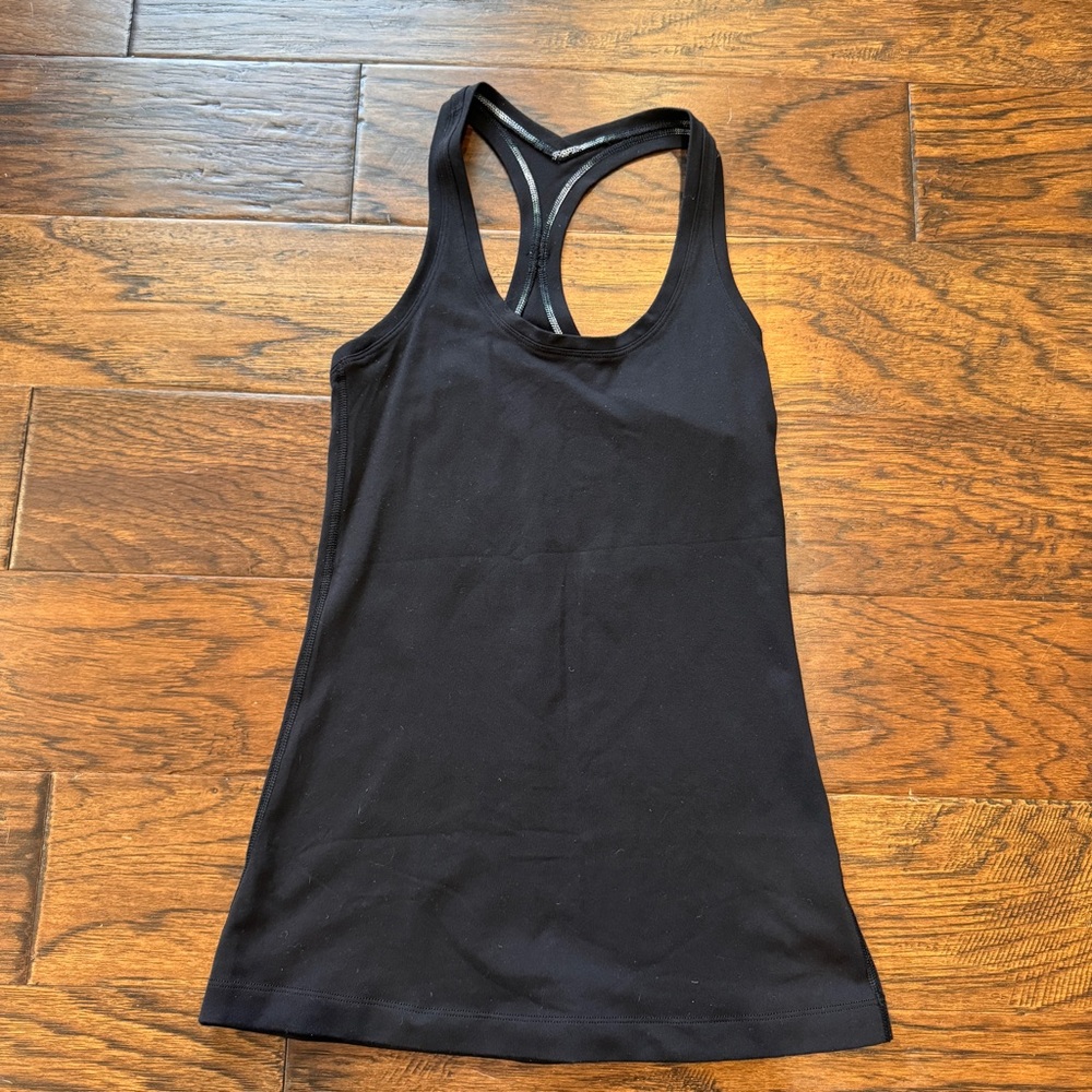Lululemon Cool Racerback reversible contrast stitching  sz 4